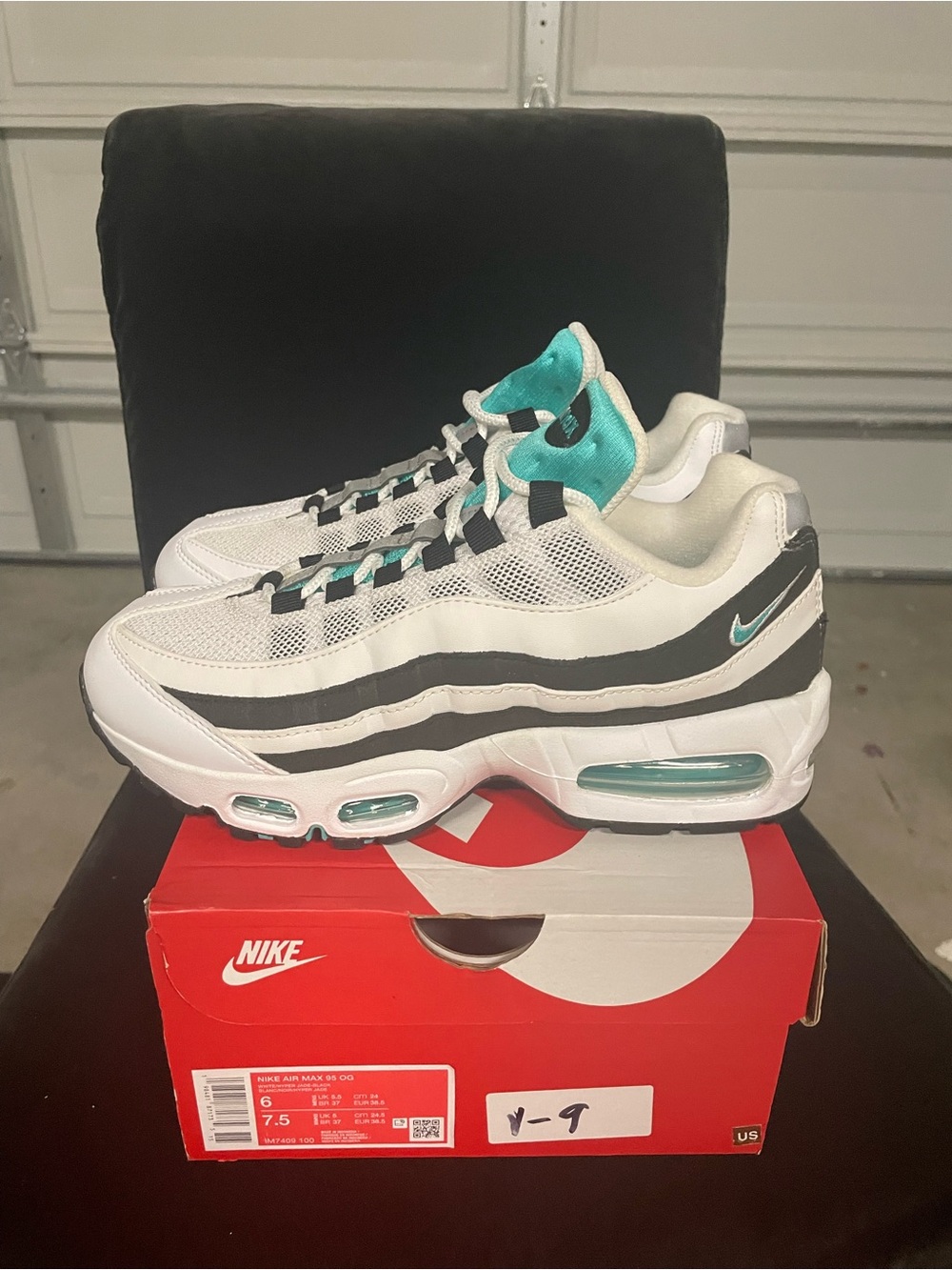 Nike Men’s Air Max 95 OG White Black and Hyper Jade Running Shoes